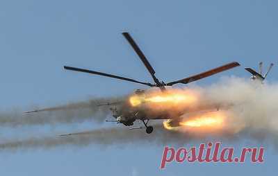 Ми-28НМ группировки "Восток" уничтожил ракетным ударом технику и живую силу ВСУ. После атаки вертолет ВС РФ выполнил противоракетный маневр, выпустил тепловые ловушки и вернулся на базу