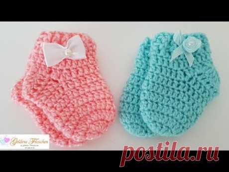 Lindas meias em croche 💗 ideal para iniciantes 🤗 https://www.facebook.com/gneubaner/ https://youtu.be/LtmP6__YTpY gleide-neubaner@hotmail.com #sapatinhosdebe...