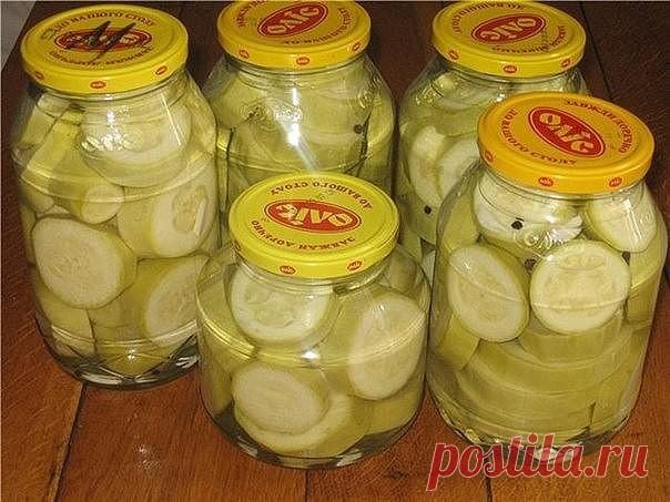 Необычайно вкусные кабачки

Кабачки по этому рецепту получаются вкусными до неприличия, могу их много и долго лопать!)) Некоторые спрашивали у меня: Какие они получаются, как огурцы? - Нет, они получаются как кабачки. Не люблю когда в кабачки кладут укроп, лаврушку, тогда действительно получатся как огурцы. И патиссоны подойдут, и цуккини, попробуйте обязательно! 

Итак, банки стерилизуем, кабачки режем кружочками и полукружочками, укладываем в банки, добавляя только чесно...