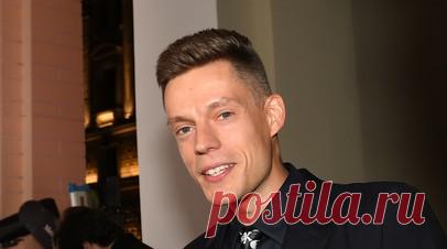 Дудь задолжал 70 тысяч рублей за отсутствие плашки иноагента. Приставы начали принудительно взыскивать с блогера Юрия Дудя* задолженность размером 70 тыс. рублей, в том числе штраф за отсутствие плашки иноагента в опубликованных видеороликах. Читать далее