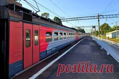 В РЖД заявили об изменении схемы движения поездов из-за прорыва дамбы в Бурятии. В РЖД рассказали об изменении схемы движения пассажирских поездов на участке Байкало-Амурской магистрали (БАМ) в Бурятии. Из-за аномальных дождей и прорыва защитной дамбы из берегов вышла река Холодная в Северо-Байкальском районе. В результате происшествия подмыло железнодорожный мост и насыпь, прилегающую к нему.