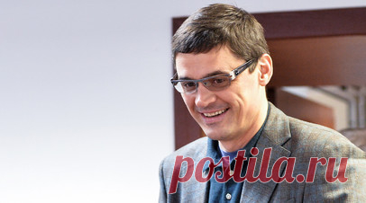 «Тренируясь в табуне, не побежишь быстрее всех»: Попов о наследии Турецкого, рекордах Фелпса и кошках Рылова. Выйти на принципиально новый уровень можно, только полностью изменив мышление и заглянув за горизонт. Об этом в интервью RT заявил четырёхкратный олимпийский чемпион Александр Попов. По его словам, большинству ведущих отечественных пловцов необходимо наращивать тренировочные объёмы, а тренерам — ставить перед ними конкретные цели. Также специалист объяснил, как Леону Маршану удалось…