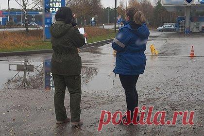 Иностранец дважды ударил ножом российского курьера из-за заминки с документами. В Дзержинске суд арестовал 50-летнего иностранца, обвиняемого покушении на убийство 52-летнего курьера. По версии следствия, утром 11 ноября возле заправки на Северном шоссе мужчина дважды ударил ножом привезшего ему заказ курьера из-за заминки при подписании документов.