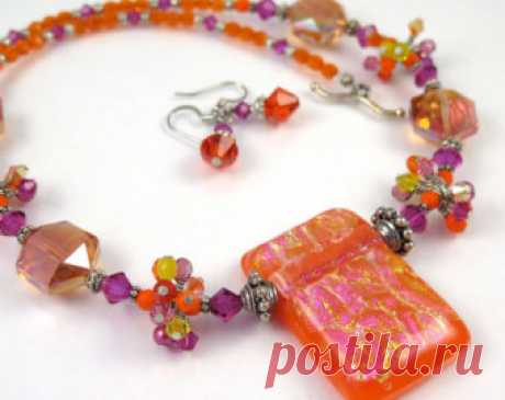 Colorful Fused Glass Stone & Crystal Beaded от SylviaSwaseyDesigns