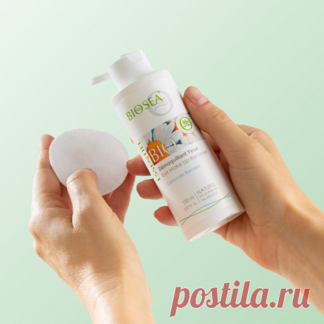 BIOSEA предлагает Вам двухфазный лосьон для снятия макияжа 
Он позаботится о нежной коже, удалит стойкий макияж и при этом не нанесет никакого вреда ✅☺ 
 Безопасная и натуральная формула на основе органической цветочной воды лаванды и ромашки оставляет кожу чистой и мягкой. 
 Двухфазный лосьон натурален на 98%🌱 
 Оформляй заказ на сайте 
BIOSEA поможет Вам избежать нежелательных последствий 😘🌺