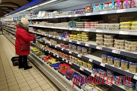 Маркетолог оценил вероятность дефицита продуктов в России. Член гильдии маркетологов Олег Дергачев оценил вероятность дефицита продуктов в России. Он отметил, что подобный сценарий стране не грозит. По его словам, часть продуктов дорожает, она будет замещаться, но долго это не продлится. Провал по ценам компенсируется рыночной экономикой.
