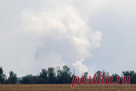 На севере Крыма сбили беспилотник. На севере Крыма в городе Джанкой был сбит беспилотный летательный аппарат, сообщил советник главы региона по информационной политике Олег Крючков. В результате инцидента повреждены остекления в нескольких домах, которые расположены в частном секторе, отметил он. На месте происшествия работают все оперативные службы.