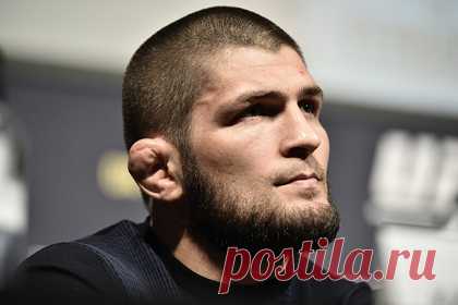 Нурмагомедов отреагировал на нападки Макгрегора. Бывший боец смешанного стиля (MMA) Хабиб Нурмагомедов отреагировал на нападки на него со стороны ирландца Конора Макгрегора в социальных сетях. 32-летний Нурмагомедов в беседе с репортером согласился, что в своих постах в Twitter Макгрегор перешел грань. От дальнейшего обсуждения вопроса россиянин отказался.