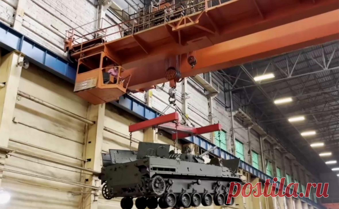 «Ростех» поставил военным новую партию боевых машин пехоты и десанта. «Курганмашзавод», который входит в холдинг «Высокоточные комплексы» госкорпорации «Ростех», отправил войскам новую партию бронированных машин для пехоты и десанта, сообщила пресс-служба ГК.