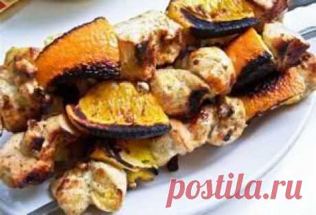 Шашлык из куриного филе с апельсинами