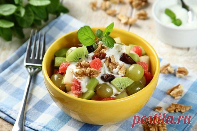 Фруктовый салат с грецкими орехами и йогуртом – пошаговый рецепт с фото.