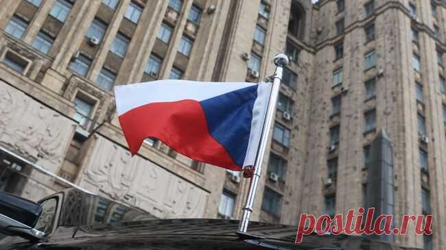 Семь чешских партий претендуют на попадание в парламент, показал опрос
