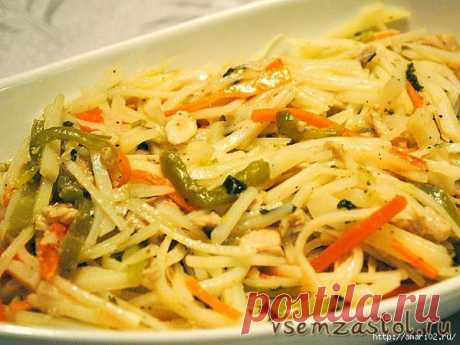 Очень вкусный и необычный салат .