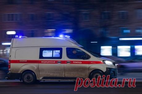 В Москве трехлетний мальчик потерял сознание во время ужина из-за сосиски. На Рождественской улице на юго-востоке Москвы трехлетний мальчик потерял сознание из-за съеденной во время ужина сосиски. Об этом стало известно MK.RU. По информации издания, инцидент произошел накануне вечером. Ребенок ел сосиску и внезапно подавился. Родители оперативно вызвали бригаду скорой помощи.