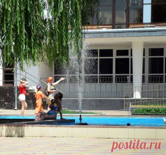 Человек с фотоаппаратом, в жаркий день - 6 Ноября 2015 - Персональный сайт