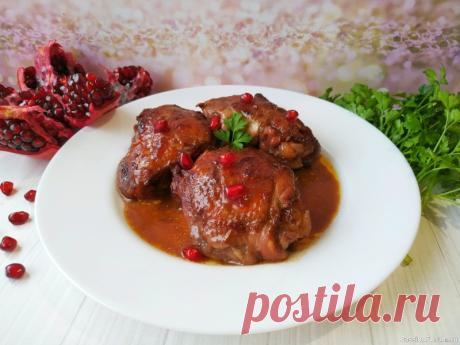 Курица в разы вкуснее с этим маринадом, а еще сочная и с карамельной корочкой! Сочная с карамельной корочкой курица в духовке, в разы вкуснее с этим маринадом. Каким образом мы только не готовим маринад для курицы, но этот рецепт мне показался одним из самых удачных. Курочка получается невероятно сочной, а какая аппетитная золотистая корочка получается. Вот очень...