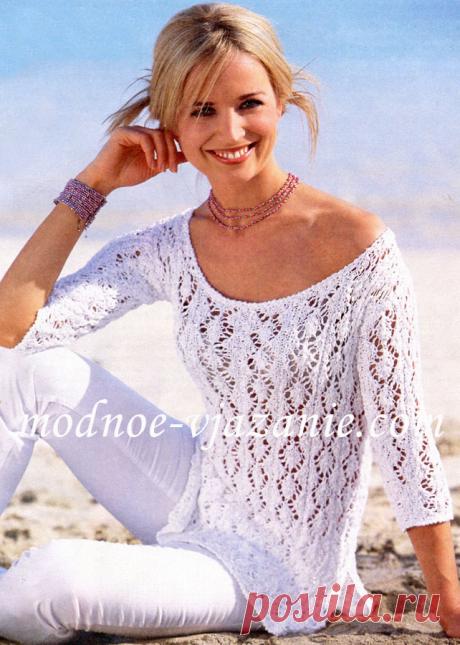 Ажурный пуловер со шлицами