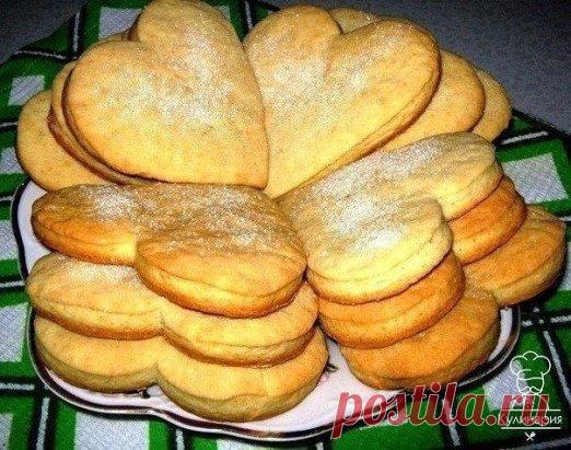 Пышные коржики отличны для семейного чаепития!
Дарите дорогим людям свою любовь!
ИНГРЕДИЕНТЫ:
Тесто:
- 2 яйца
- 1/2 ст. сахара
- 1/2 пачки маргарина ( мягкого)
- соль, сода ( гасим), ваниль
- 100 гр сметаны
- мука
ПРИГОТОВЛЕНИЕ:
Замесить мягкое тесто ( чтобы к рукам не прилипало ), раскатать не тонко, вырезать сердечки посыпать сахарком и выпекать при 180 С. Ну и как всегда - изделия из такого теста не пересушивать в духовке, печь до легкого подрумянивания.
Приятного аппетита!