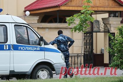 В Грозном пропали родственники жены чеченского судьи. Родственники бывшего судьи Верховного суда (ВС) Чечни Сайди Янгулбаева и его жены Заремы Мусаевой, которую задержали чеченские силовики, перестали выходить на связь. «На данный момент удалось проверить только родственников из Грозного, это две семьи Янгулбаевых и Мусаевых — около 15 человек», — уточнил он.