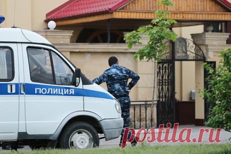 В Грозном пропали родственники жены чеченского судьи. Родственники бывшего судьи Верховного суда (ВС) Чечни Сайди Янгулбаева и его жены Заремы Мусаевой, которую задержали чеченские силовики, перестали выходить на связь. «На данный момент удалось проверить только родственников из Грозного, это две семьи Янгулбаевых и Мусаевых — около 15 человек», — уточнил он.