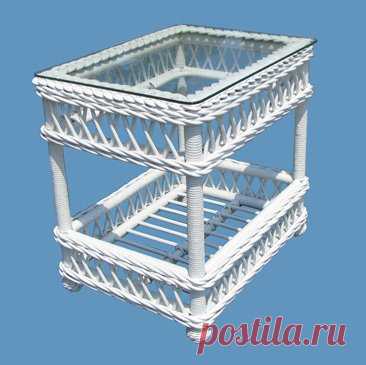 Bar Harbor Wicker End Table admired by our rattan...