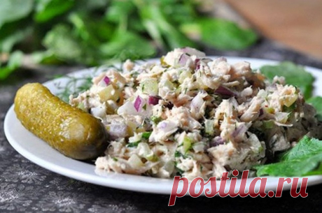 Салат с тунцом и маринованными огурцами — Д а ч а