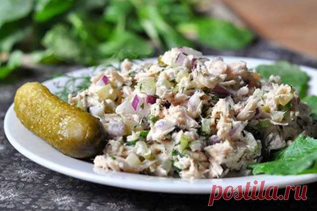 Салат с тунцом и маринованными огурцами — Дачный участок