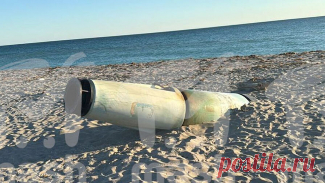 Крымчанин перепутал буй с ракетой и вызвал полицию. В Крыму мужчина нашел на пляже буек, принял его за ракету и вызвал полицию. Об этом сообщает Telegram-канал "Mash на волне". По информации Telegram-канала, инцидент произошел на пляже в Сакском районе, куда отправился на ...