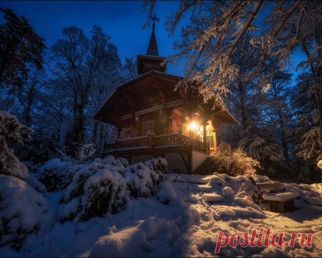 Картинки берн, снег, швейцария, зима, лес, ночь, огни, здание, домик, пейзаж - обои 1280x1024, картинка №435039