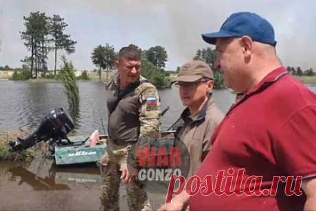 Кириенко посетил зону затопления в Херсонской области. Первый заместитель руководителя администрации президента Сергей Кириенко посетил населенные пункты, пострадавшие после разрушения плотины Каховской ГЭС, в Херсонской области. Уточняется, что он уже побывал в Алешках, Голой Пристани и других пунктах, пострадавших от наводнения.