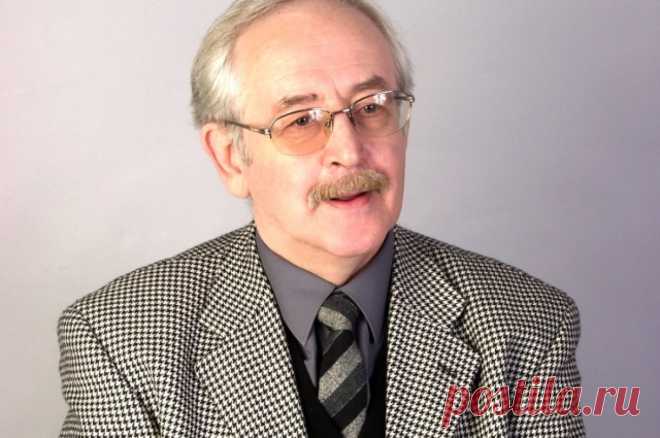 «Шерлок Холмс» Ливанов назвал микробами Пугачеву, Макаревича и Гребенщикова. Для Василия Ливанова артисты не являются значимыми для русской культуры величинами.