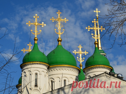 Что нельзя делать в церкви  (приметы, суеверия и правда)