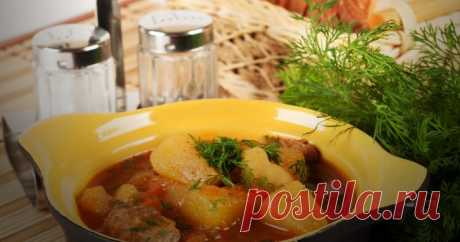 Горшочки по-карпатски – очень вкусно! 


 


Мясное рагу с бульоном получится очень вкусным, если приготовить его в горшочках и добавить несколько интересных ингредиентов. Это горячее блюдо может быть как сытным первым, так и вторым блюдо…