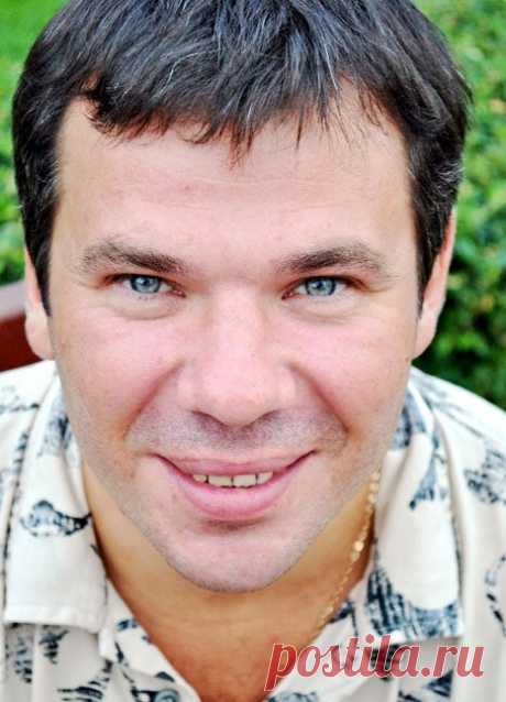 Максим Важов