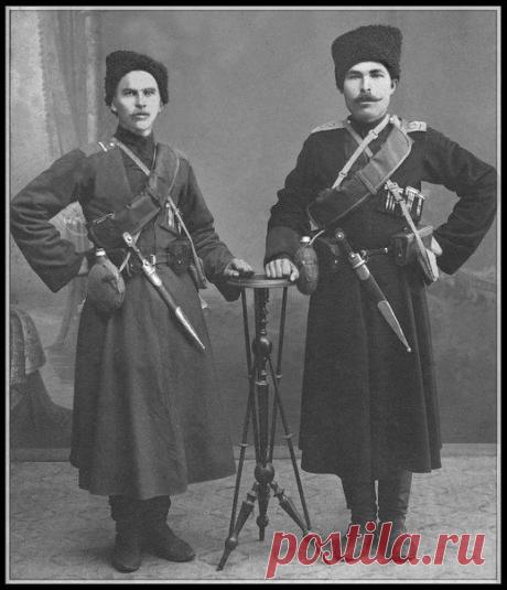 Казаки 8-го Кубанского пластунского батальона. Очень любопытная изображение с точки зрения применения снаряжения. / Историческая справка