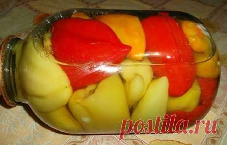 РЕЦЕПТЫ БОЛГАРСКОГО ПЕРЦА ДЛЯ ФАРШИРОВАНИЯ - Вкусные рецепты РЕЦЕПТ 1 *************** Ингредиенты на 3-х литровую банку: Перец болгарский — 1,5 кг (может чуть больше или меньше) Лавровый лист — 3-4 шт. Перец черный горошком — 5-6 шт. Перец душистый — 5-6 шт. Веточка сельдерея (или другой зелени) Соль. Для маринада на 1,5л воды: Уксус 9% — 2 ст.л. Сахар — 1 дес.ложка. Соль …