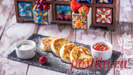 Как приготовить вкусные сырники. Советы повара 






Пышные, вкусные сырники со сметаной – одно из самых популярных блюд для завтрака или дневного перекуса. Если к ним добавить клубничное варенье и ванильный соус – это уже великолепный десерт. Но…