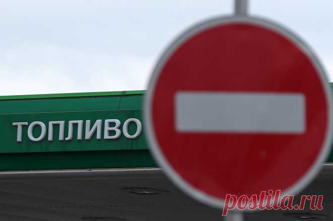 Заехал под «кирпич» - инспектор грозит лишением. Вот что нужно ответить Разумеется, нарушать требования дорожного знака «Въезд запрещен» нельзя. Но и инспектор ГИБДД может воспользоваться тем, что водитель не очень подкован, и вменить более серьезное нарушение.