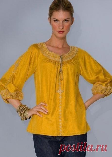 #sewingschool_howto

● Cапожковская рубашка
В городке Сапожок предки наши придумали этот точный и простой крой в 17 веке.
Остатков ткани после него нет. Он вписывается в любую ширину ткани: 35, 80, 140 см, количество швов минимально. Выкройка состоит только из прямых линий. Но и это ещё не всё - рубашка невероятно удобна в носке - на теле её не чувствуешь