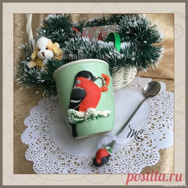 Кружка с декором из полимерной глины 