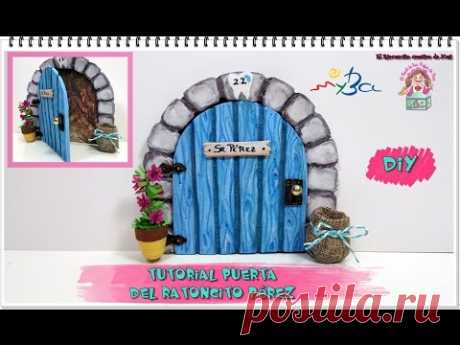 ¿Quieres hacer una puerta para el ratoncito Pérez en foamy?. Tutorial de puerta con goma eva, pirograbado, y pinturas acrílicas. Materiales usados: Pirógrafo...