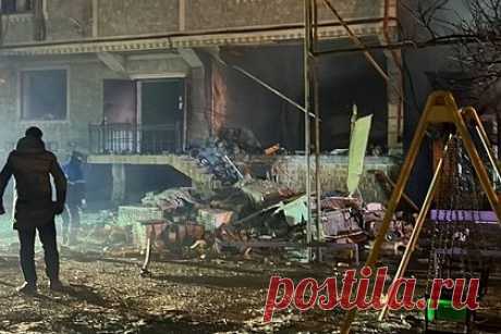 Взрыв произошел в жилом доме в Дагестане. Взрыв газа произошел в жилом доме в дагестанском городе Хасавюрте. Об этом сообщает главное управление МЧС России по региону. Сообщение о произошедшем на улице Датуева поступило спасателям в 02:35 по местному времени. Взрыв произошел на первом этаже шестиэтажного многоквартирного дома.