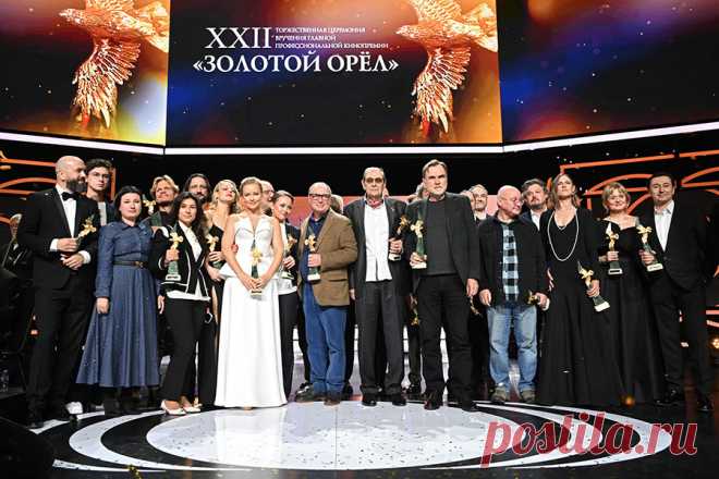 Премию «Золотой орел» получил фильм «Снегирь» Бориса Хлебникова. «Золотого орла» за режиссуру забрал Сергей Урсуляк, снявший военно-историческую драму «Праведник». Среди актеров, награжденных за съемки в сериалах, оказались Сергей Безруков и Иван Янковский