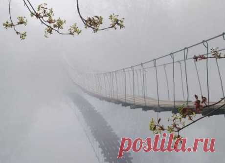 Мост в небытие..
Здесь всякий пройти должен.
Путь в один конец..
#алекс