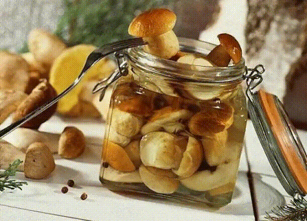 Ловите, хозяюшки вы мои!) Маринад для любых грибов.