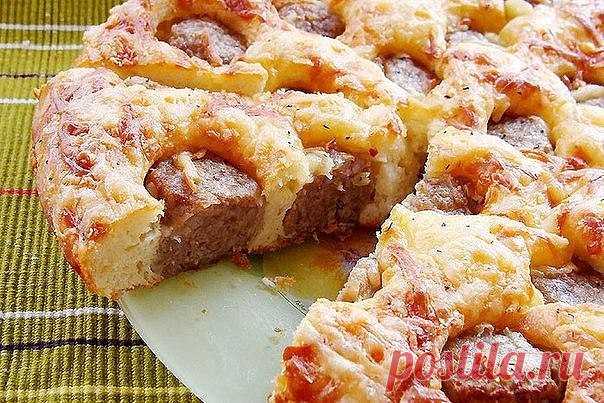 Пирог с фрикадельками и сыром