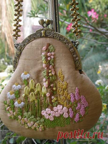 Вечерние сумки, Индонезия and Вышивка лентами on Pinterest