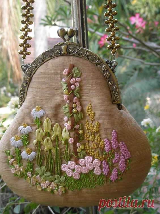 Вечерние сумки, Индонезия and Вышивка лентами on Pinterest