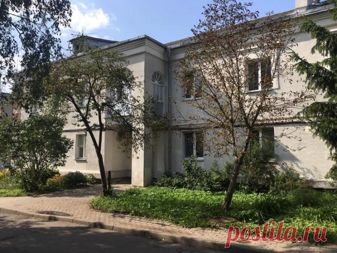 Из «убитой» хрущевки в «убитую» «сталинку» Сегодня и в следующее воскресенье мы еще порадуемся за героев и их умение решить жилищный вопрос, а затем приступим к реализации новых интересных проектов.
Напомним, что победитель каждого этапа получ...