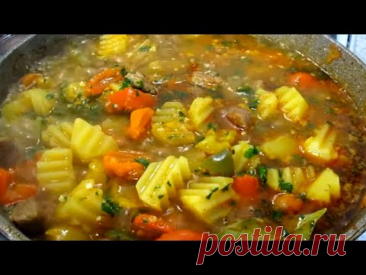 Такой обед готовлю, когда собирается вся семья. Такая красота на столе, а вкус просто наслаждение!